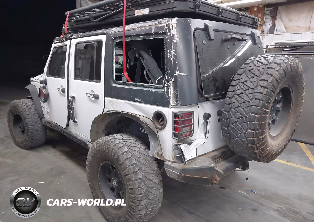 2016 Jeep Wrangler Unlimited Rubicon VIN:1C4BJWFG8GL146510 - 3