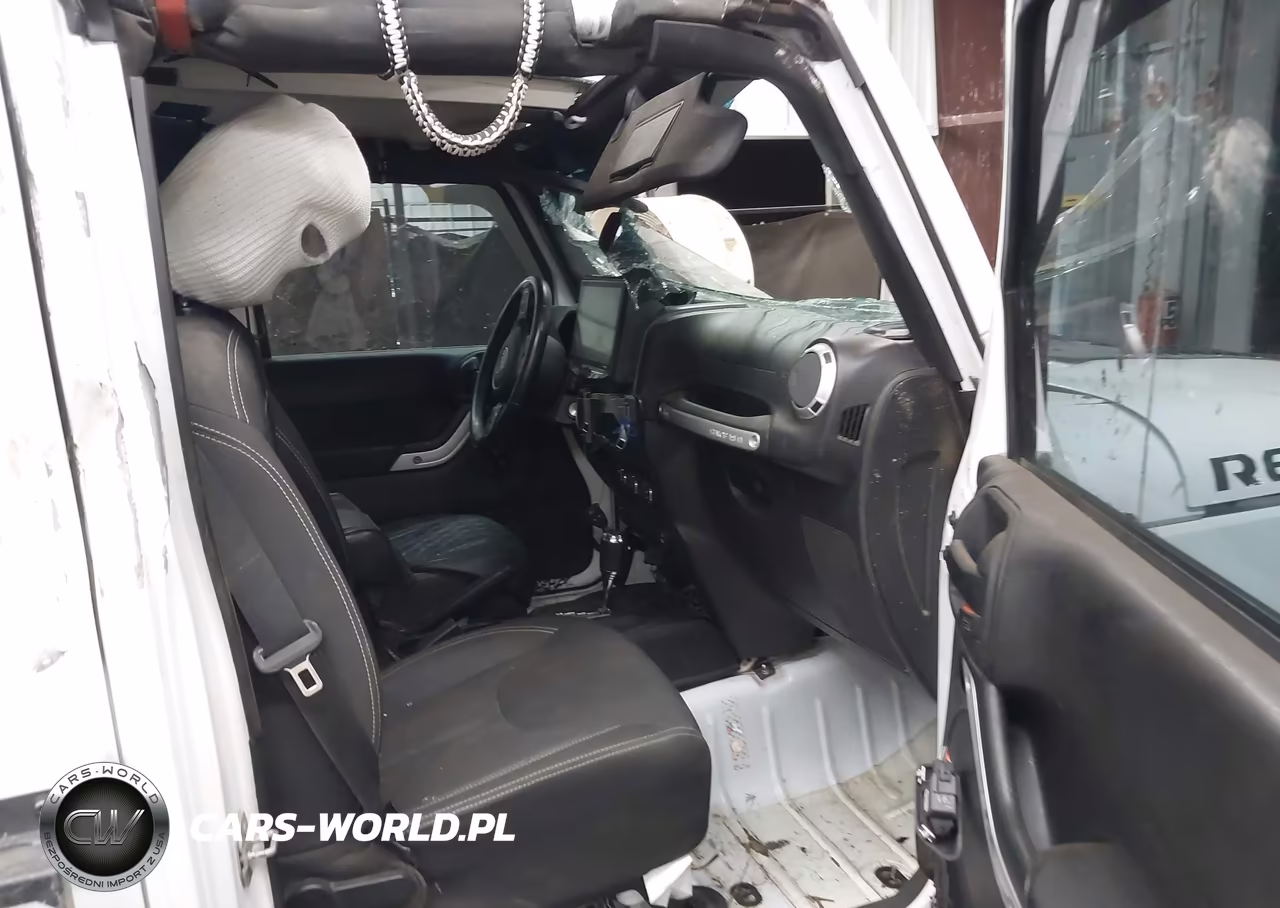 2016 Jeep Wrangler Unlimited Rubicon VIN:1C4BJWFG8GL146510 - 5