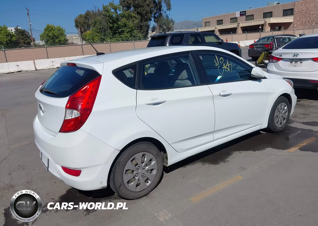 2015 Hyundai Accent Gs VIN:KMHCT5AE2FU219471 - 4
