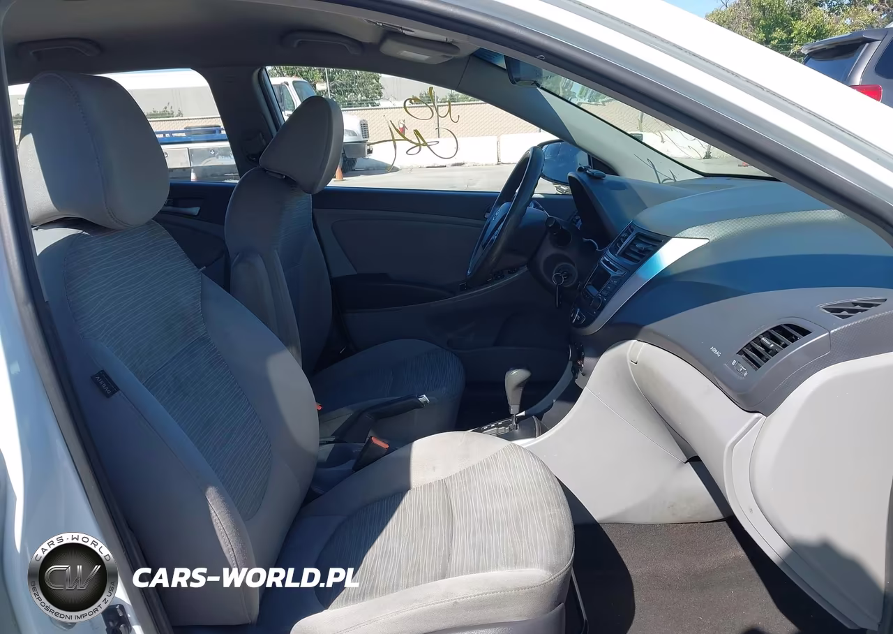 2015 Hyundai Accent Gs VIN:KMHCT5AE2FU219471 - 5