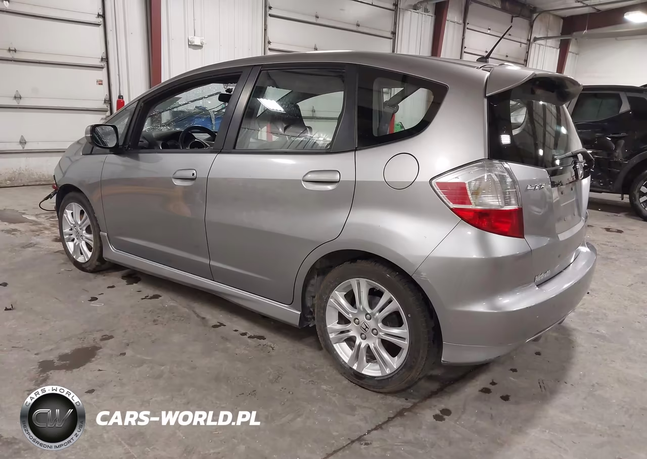 2010 Honda Fit Sport VIN:JHMGE8H4XAC036265 - 3