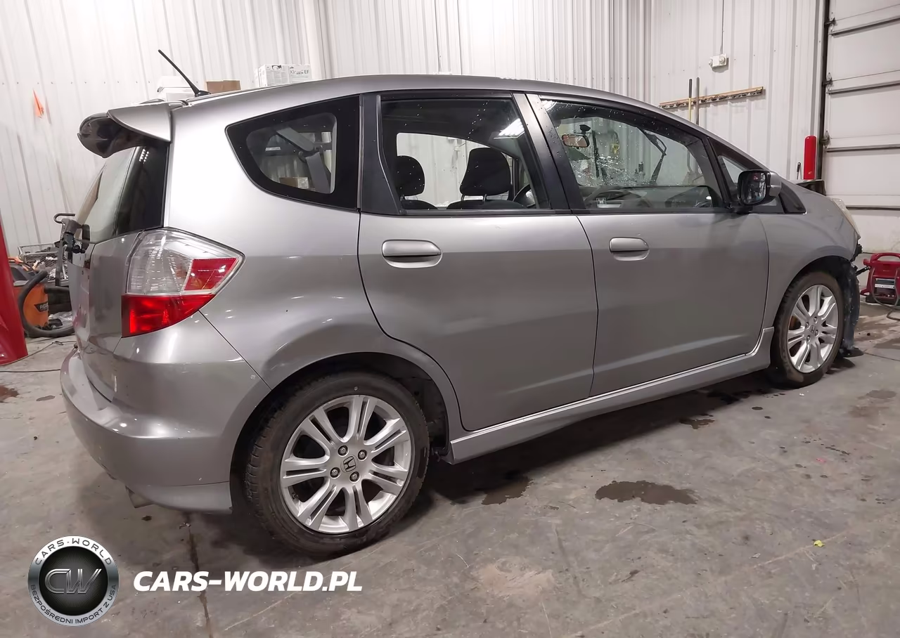 2010 Honda Fit Sport VIN:JHMGE8H4XAC036265 - 4