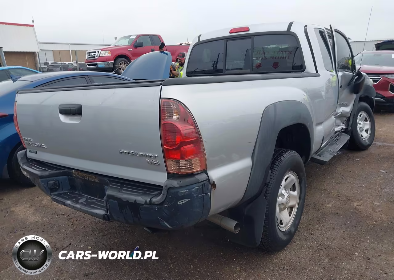 2013 Toyota Tacoma Prerunner V6 VIN:5TFTU4GN8DX030855 - 4