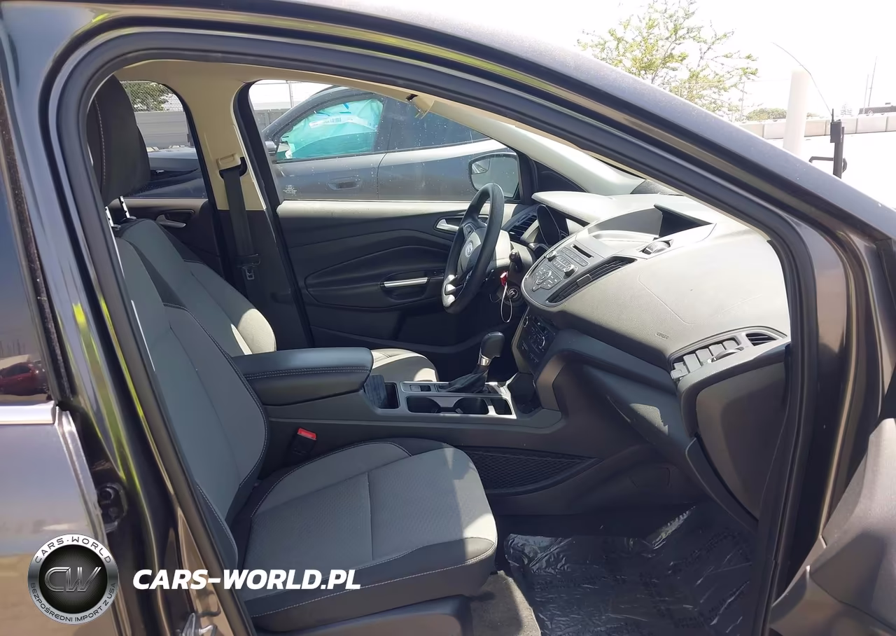 2017 Ford Escape Se VIN:1FMCU0GD3HUC80054 - 5