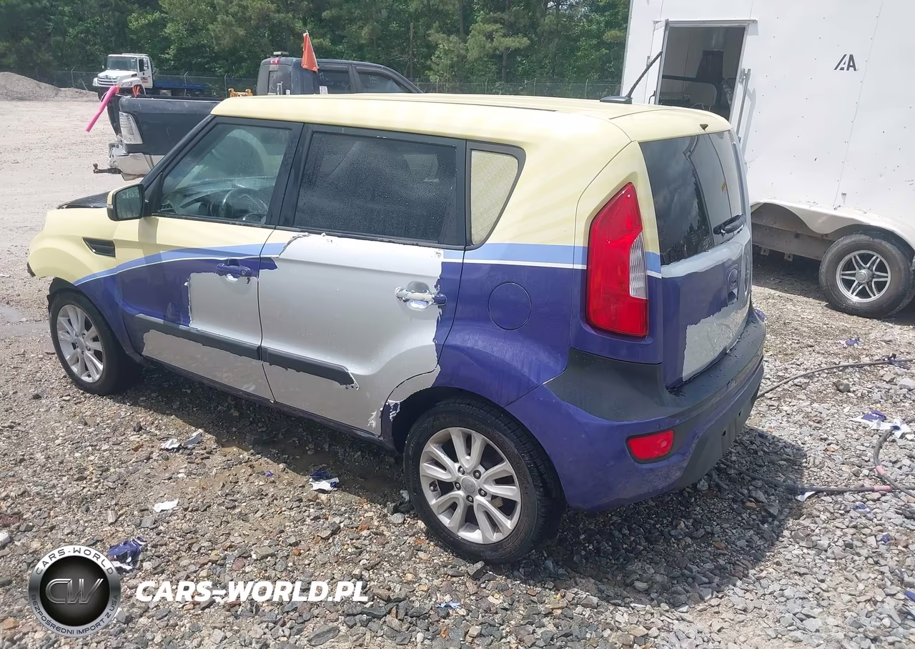 2013 Kia Soul + VIN:KNDJT2A62D7758106 - 3