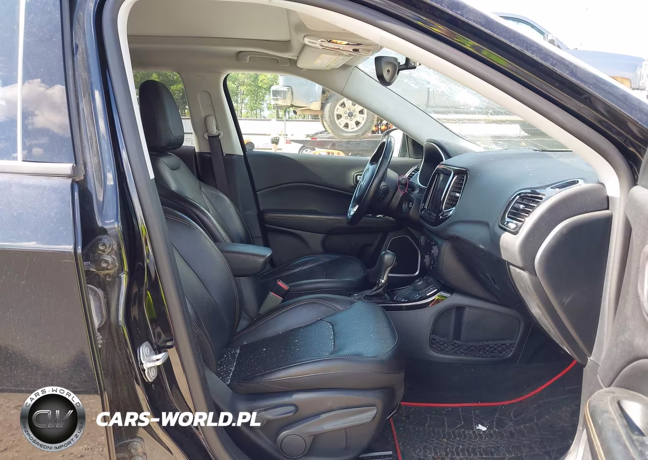 2018 Jeep Compass Limited 4X4 VIN:3C4NJDCBXJT199747 - 5