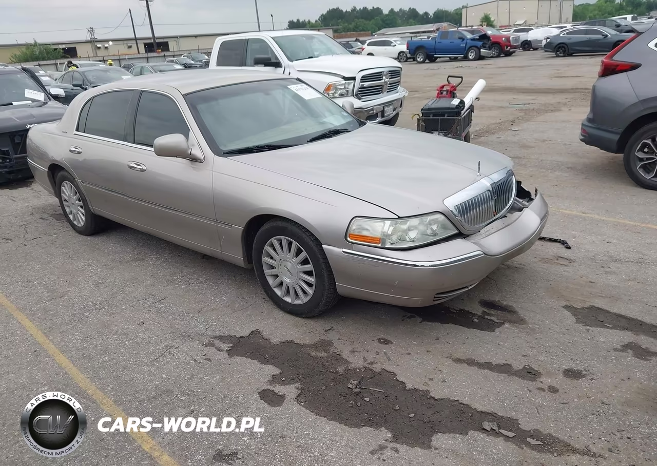 2003 Lincoln Town Car Executive