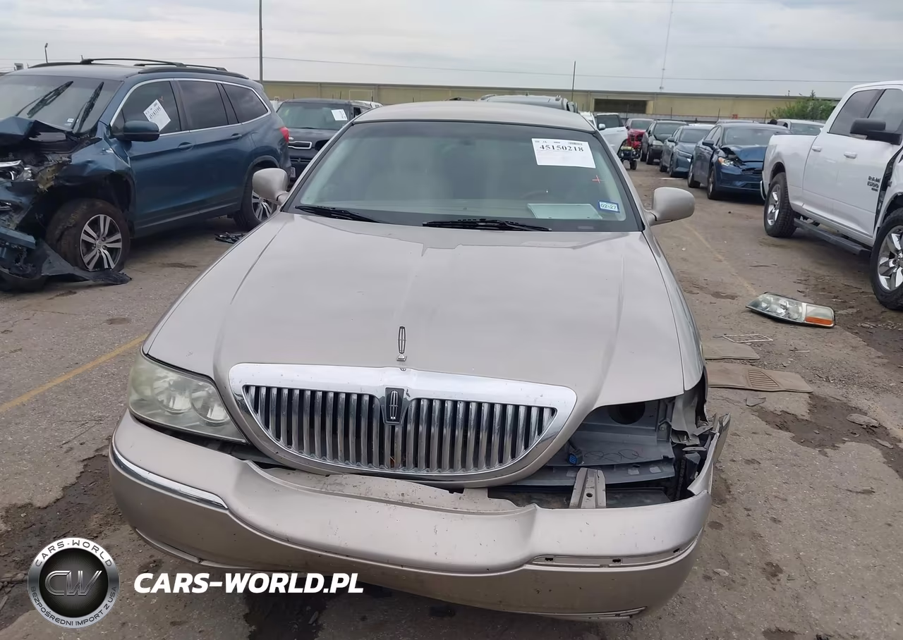 2003 Lincoln Town Car Executive VIN:1LNHM81W13Y673163 - 13