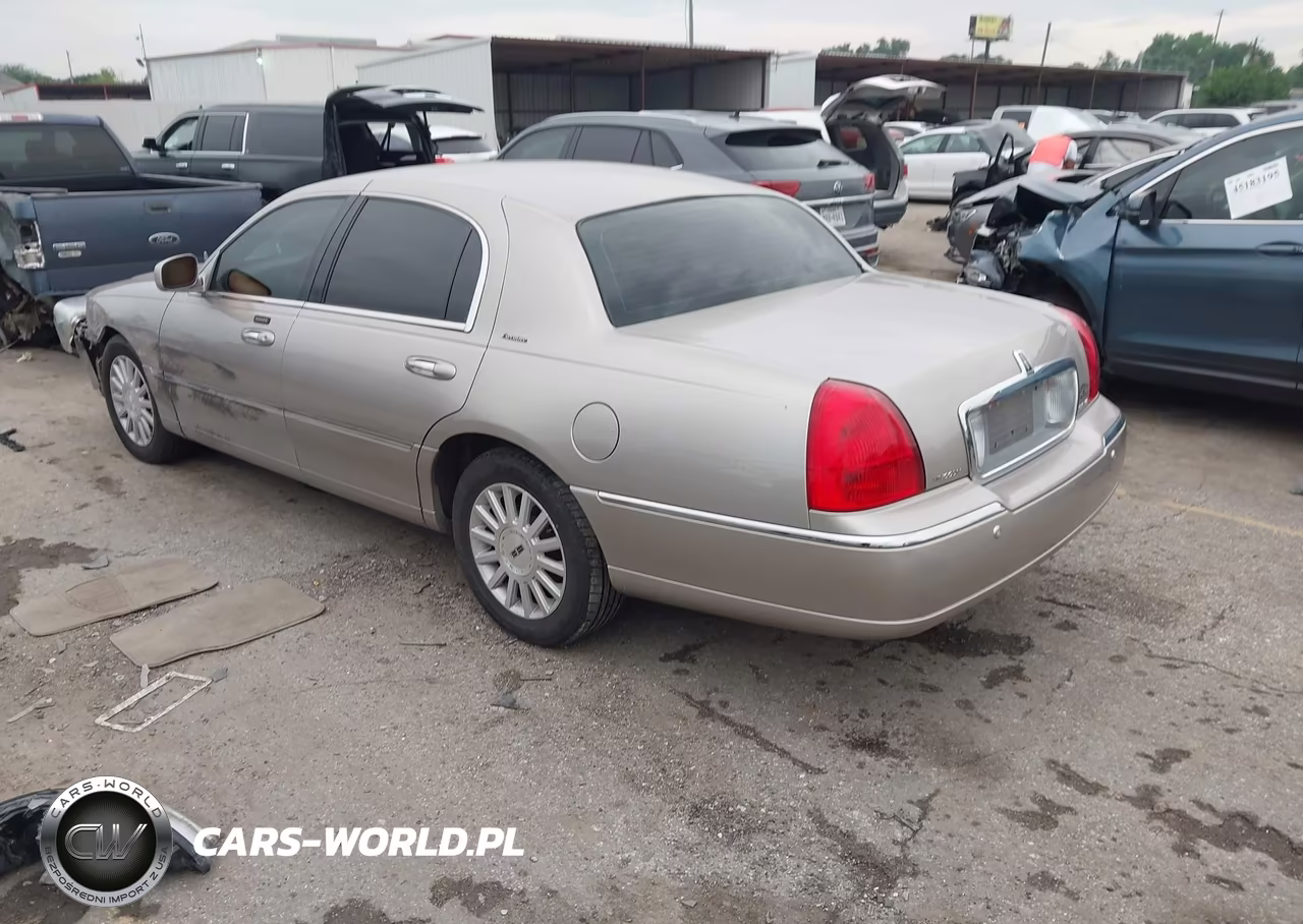 2003 Lincoln Town Car Executive VIN:1LNHM81W13Y673163 - 3