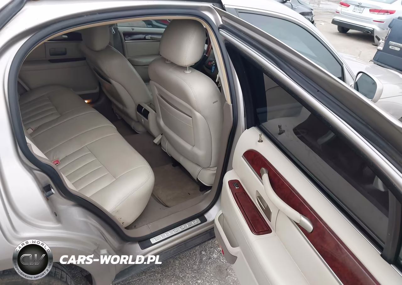 2003 Lincoln Town Car Executive VIN:1LNHM81W13Y673163 - 8