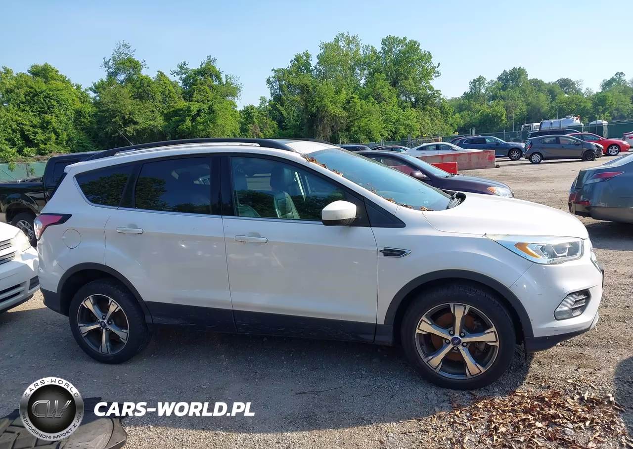 2017 Ford Escape Se VIN:1FMCU9GD7HUC31816 - 14