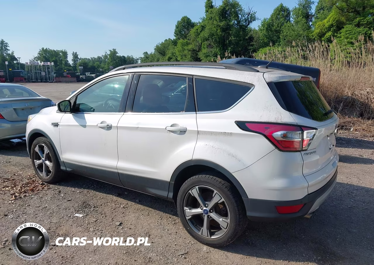 2017 Ford Escape Se VIN:1FMCU9GD7HUC31816 - 3