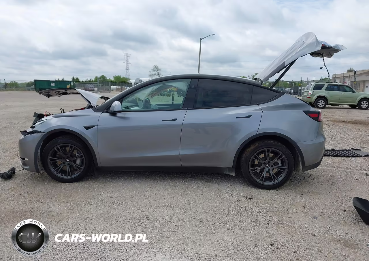 2024 Tesla Model Y Long Range Dual Motor All-Wheel Drive VIN:7SAYGDEE7RA314074 - 13