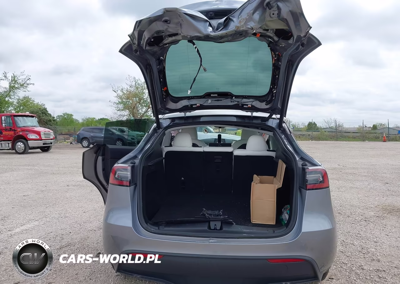 2024 Tesla Model Y Long Range Dual Motor All-Wheel Drive VIN:7SAYGDEE7RA314074 - 15