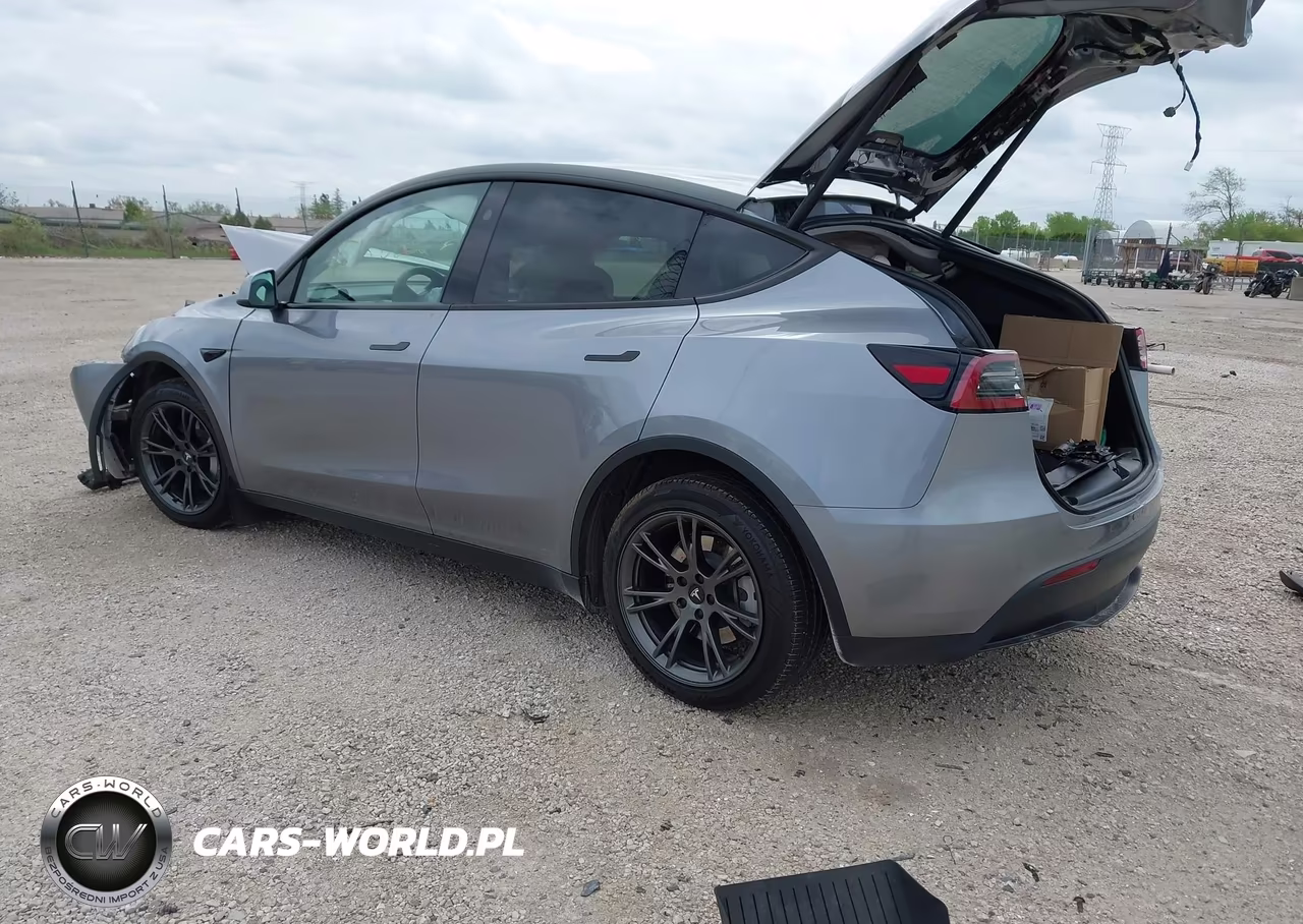 2024 Tesla Model Y Long Range Dual Motor All-Wheel Drive VIN:7SAYGDEE7RA314074 - 3