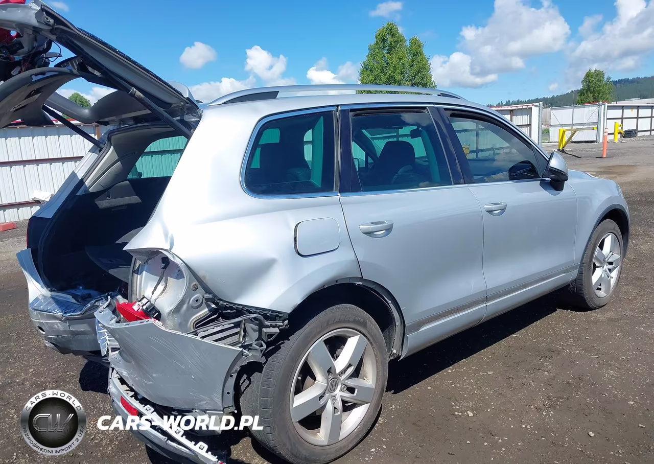 2012 Volkswagen Touareg Tdi Sport VIN:WVGFK9BP3CD001848 - 4