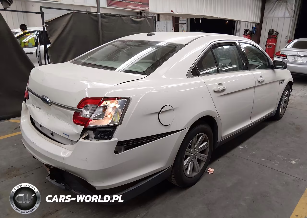 2010 Ford Taurus Se VIN:1FAHP2DW9AG138272 - 4