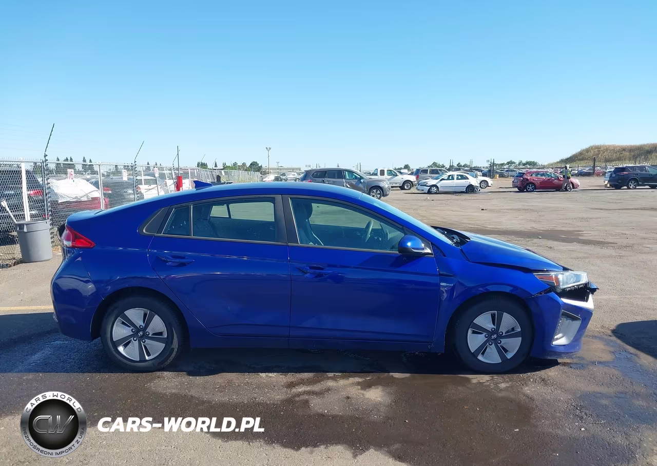 2020 Hyundai Ioniq Hybrid Blue VIN:KMHC65LC1LU228807 - 13