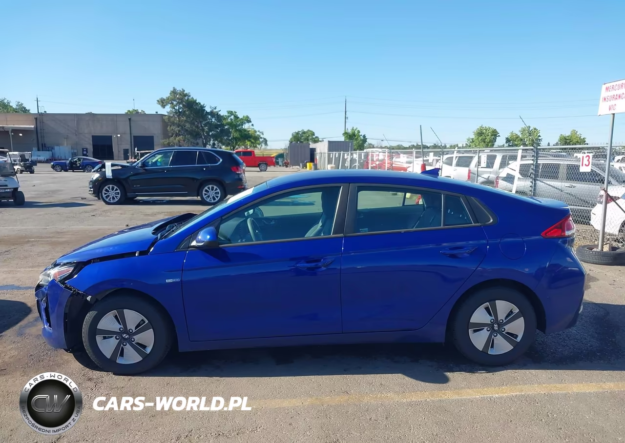 2020 Hyundai Ioniq Hybrid Blue VIN:KMHC65LC1LU228807 - 14