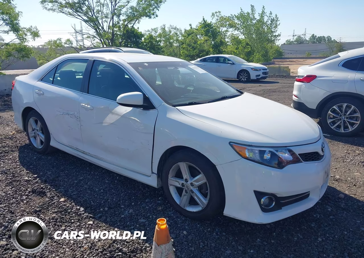 2012 Toyota Camry Se – zdjęcie 1 z 12