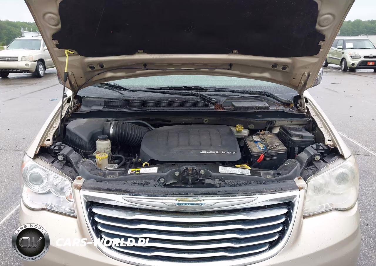 2013 Chrysler Town & Country Limited VIN:2C4RC1GG4DR596829 - 10