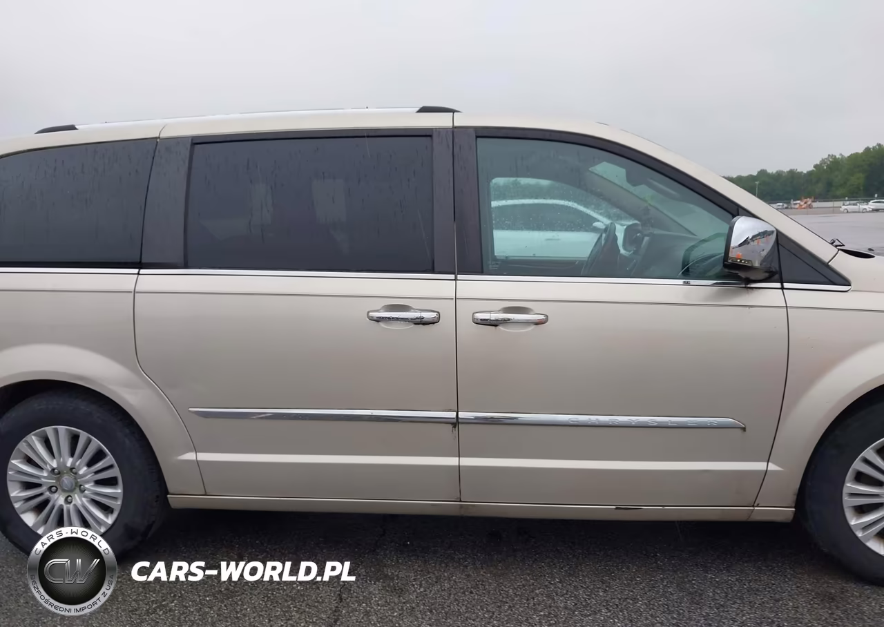 2013 Chrysler Town & Country Limited VIN:2C4RC1GG4DR596829 - 13