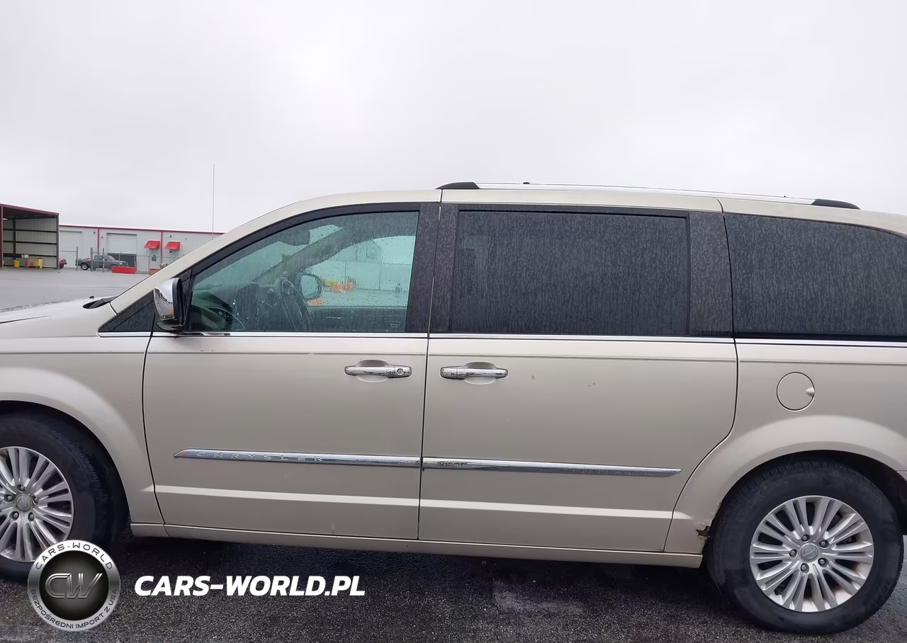 2013 Chrysler Town & Country Limited VIN:2C4RC1GG4DR596829 - 14