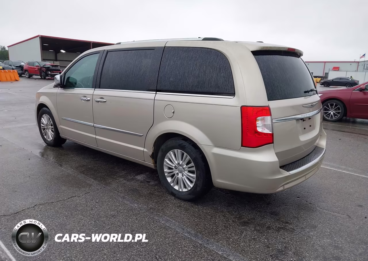 2013 Chrysler Town & Country Limited VIN:2C4RC1GG4DR596829 - 3