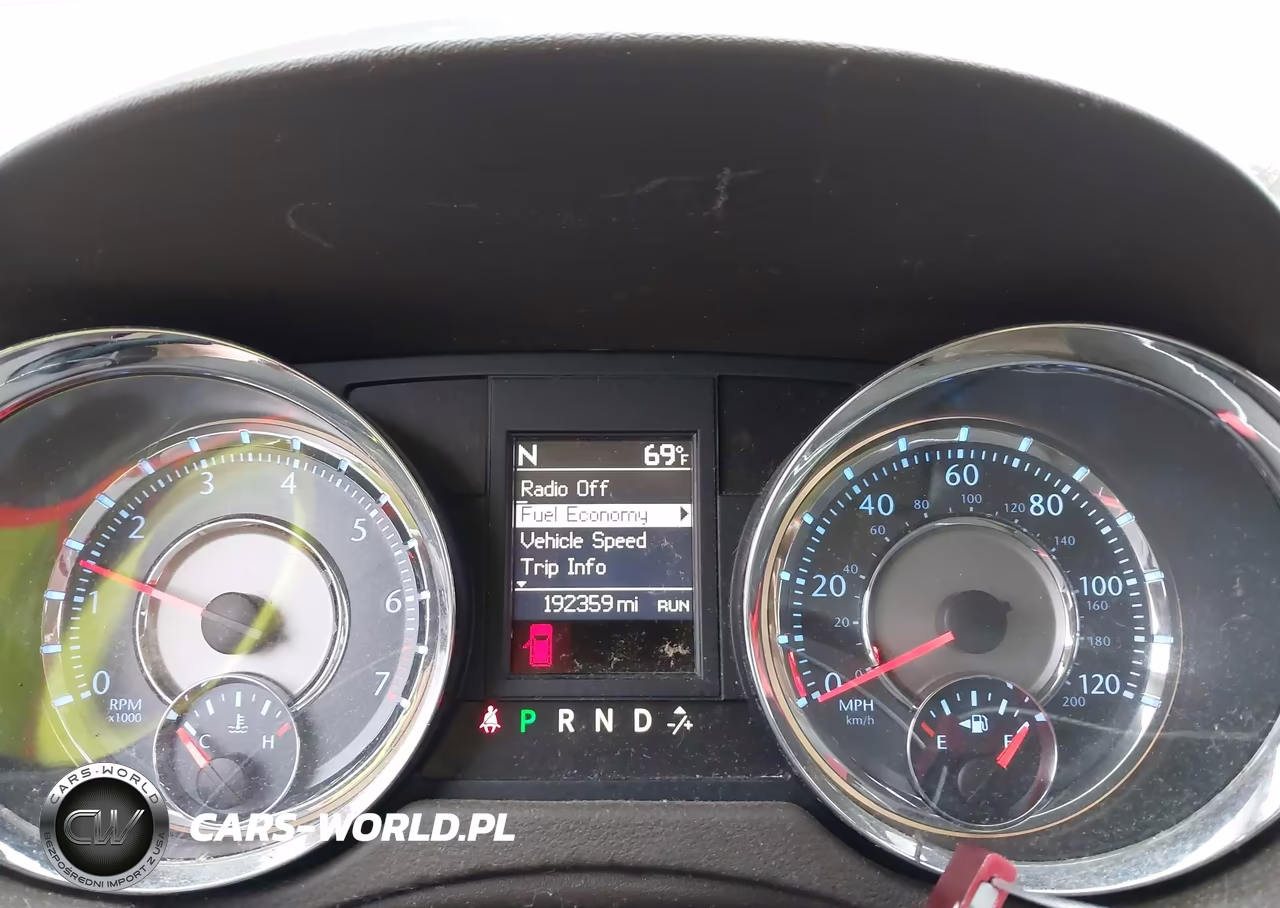 2013 Chrysler Town & Country Limited VIN:2C4RC1GG4DR596829 - 7
