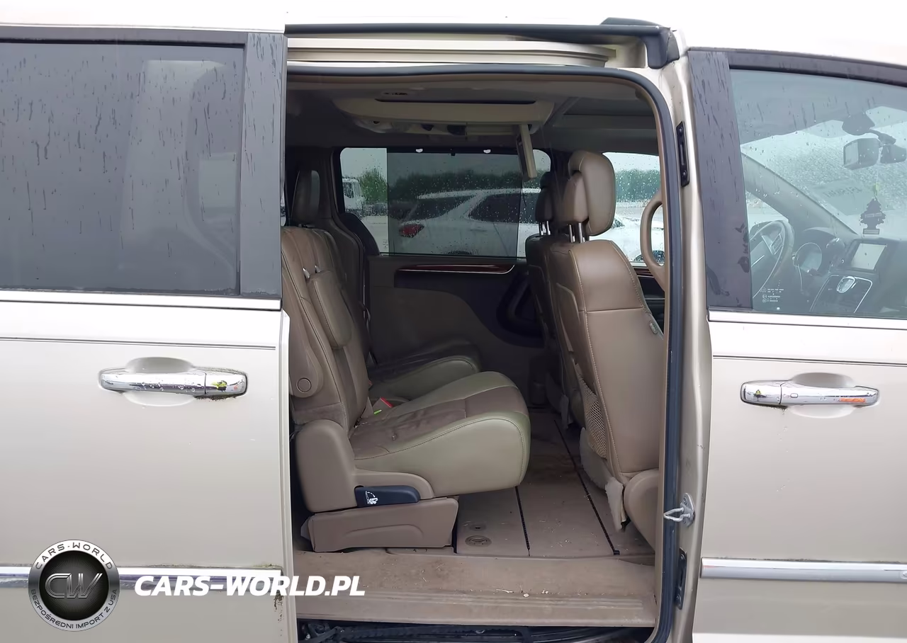 2013 Chrysler Town & Country Limited VIN:2C4RC1GG4DR596829 - 8