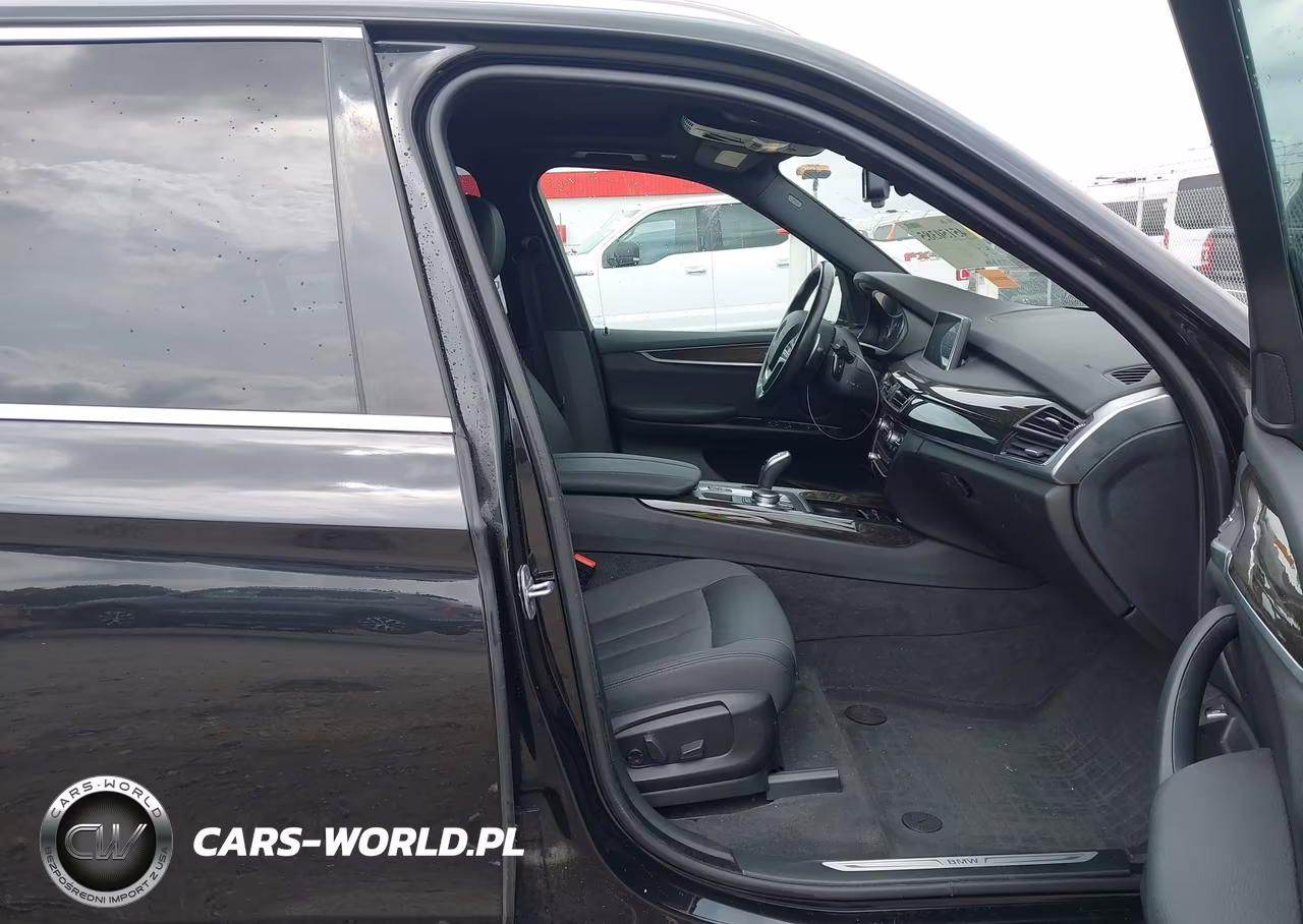 2018 BMW X5 xDrive35I VIN:5UXKR0C54J0Y00273 - 5