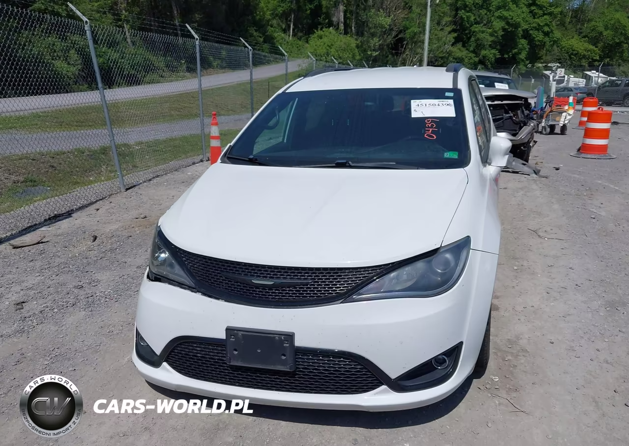 2018 Chrysler Pacifica Touring L VIN:2C4RC1BG3JR175543 - 12