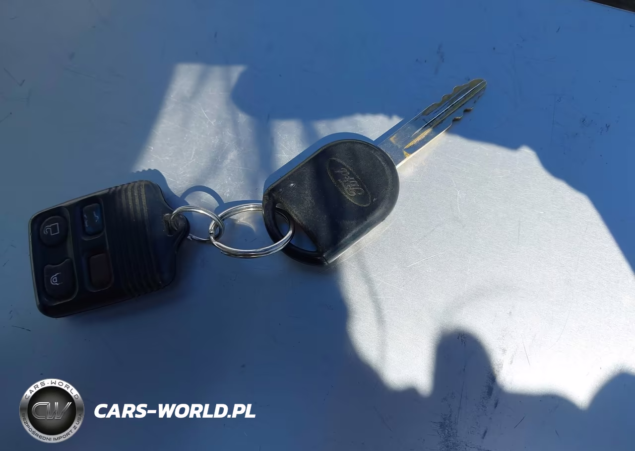 2008 Ford Focus Se-Ses VIN:1FAHP35NX8W190117 - 11