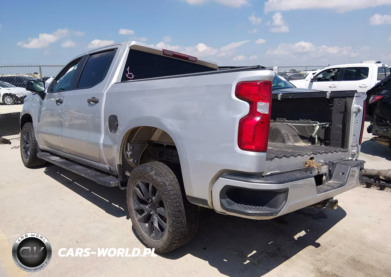 2020 Chevrolet Silverado 1500 2Wd Short Bed Custom VIN:3GCPWBEH7LG100975 - 3