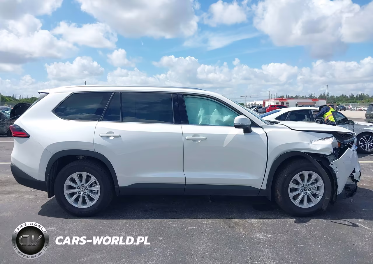 2026 Toyota Grand Highlander Xle VIN:5TDAAAA53TS042620 - 13