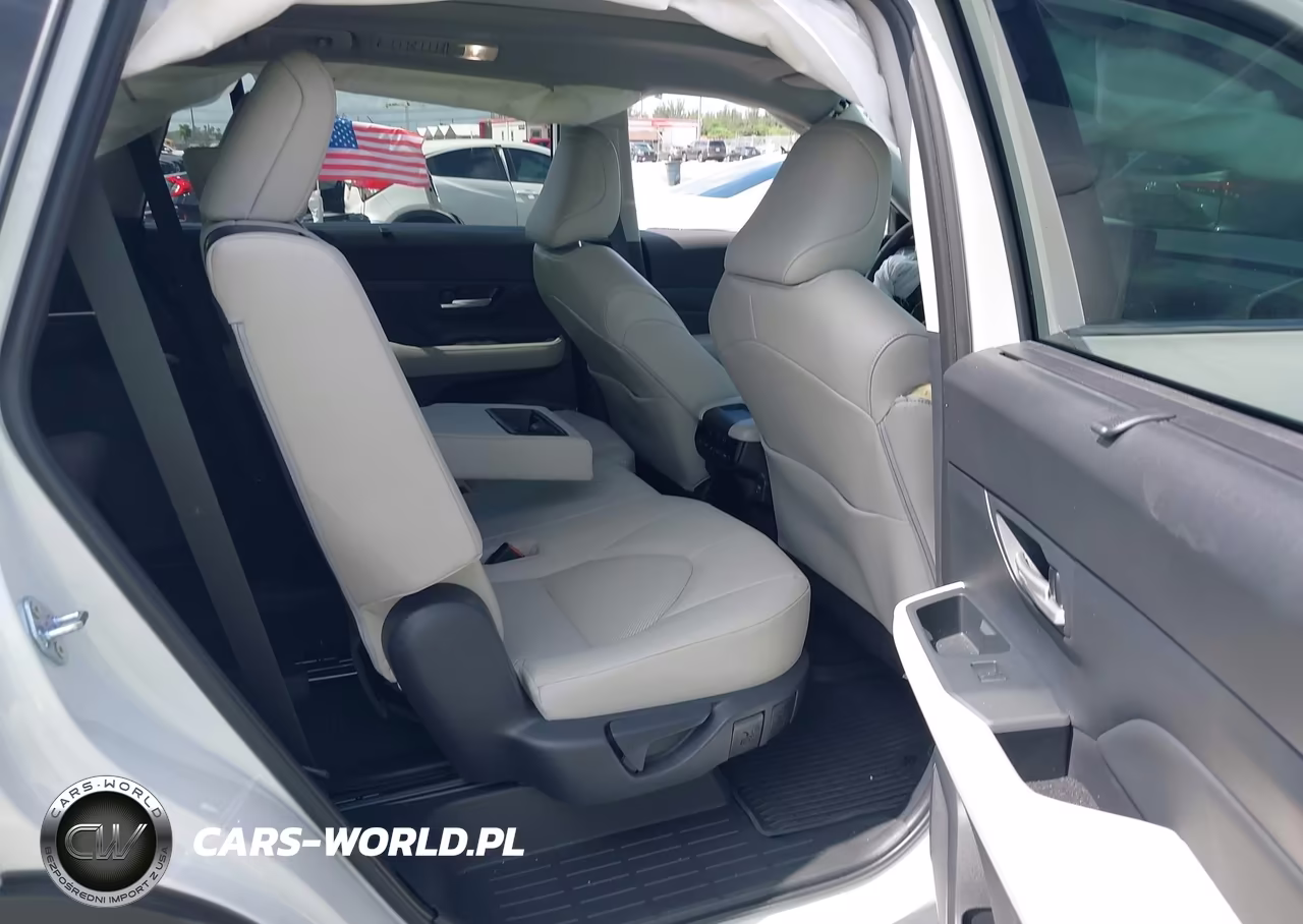 2026 Toyota Grand Highlander Xle VIN:5TDAAAA53TS042620 - 8