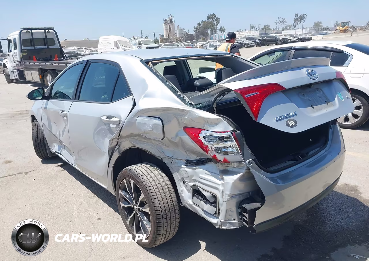 2017 Toyota Corolla Se VIN:2T1BURHE2HC939220 - 3