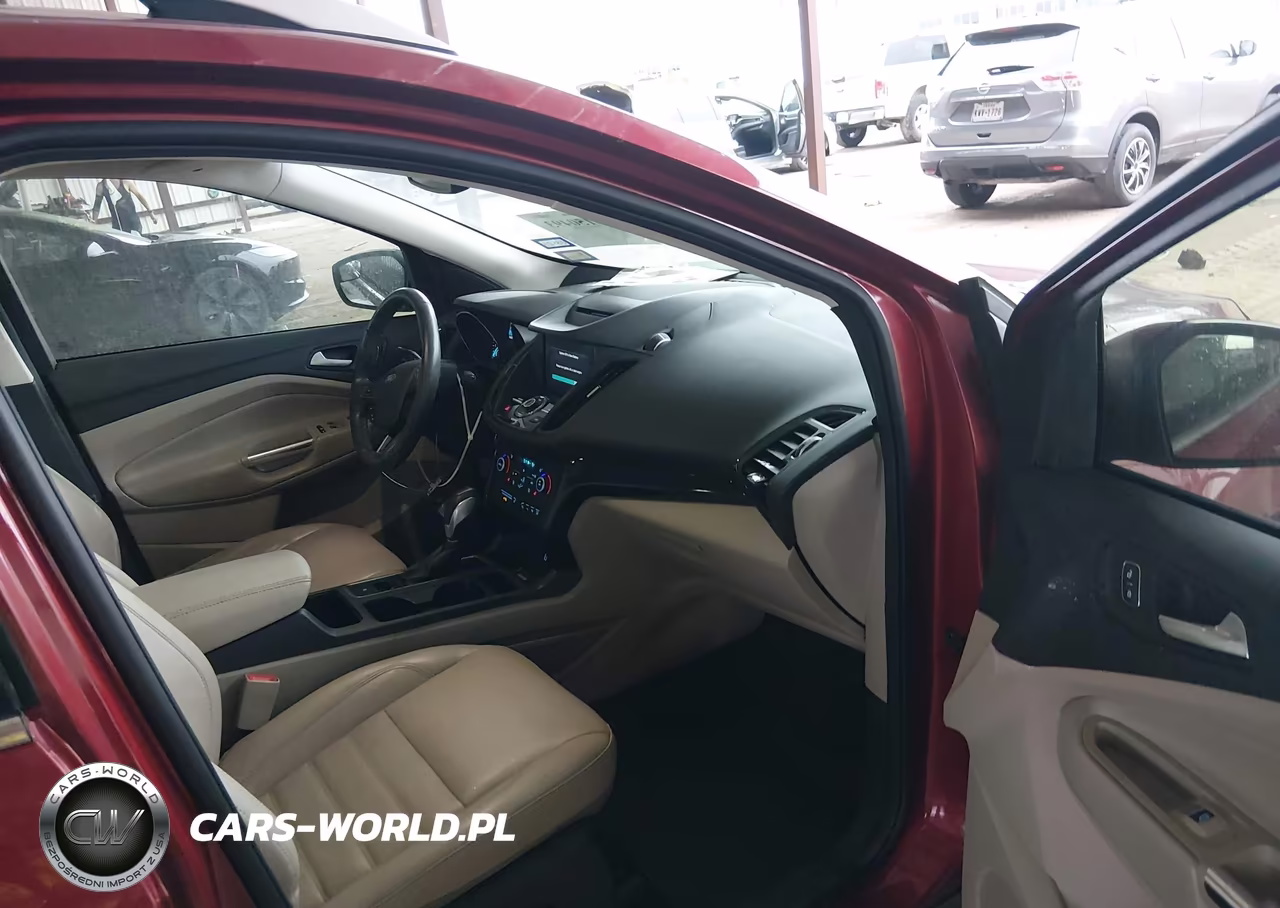 2018 Ford Escape Titanium VIN:1FMCU0J99JUD54748 - 5