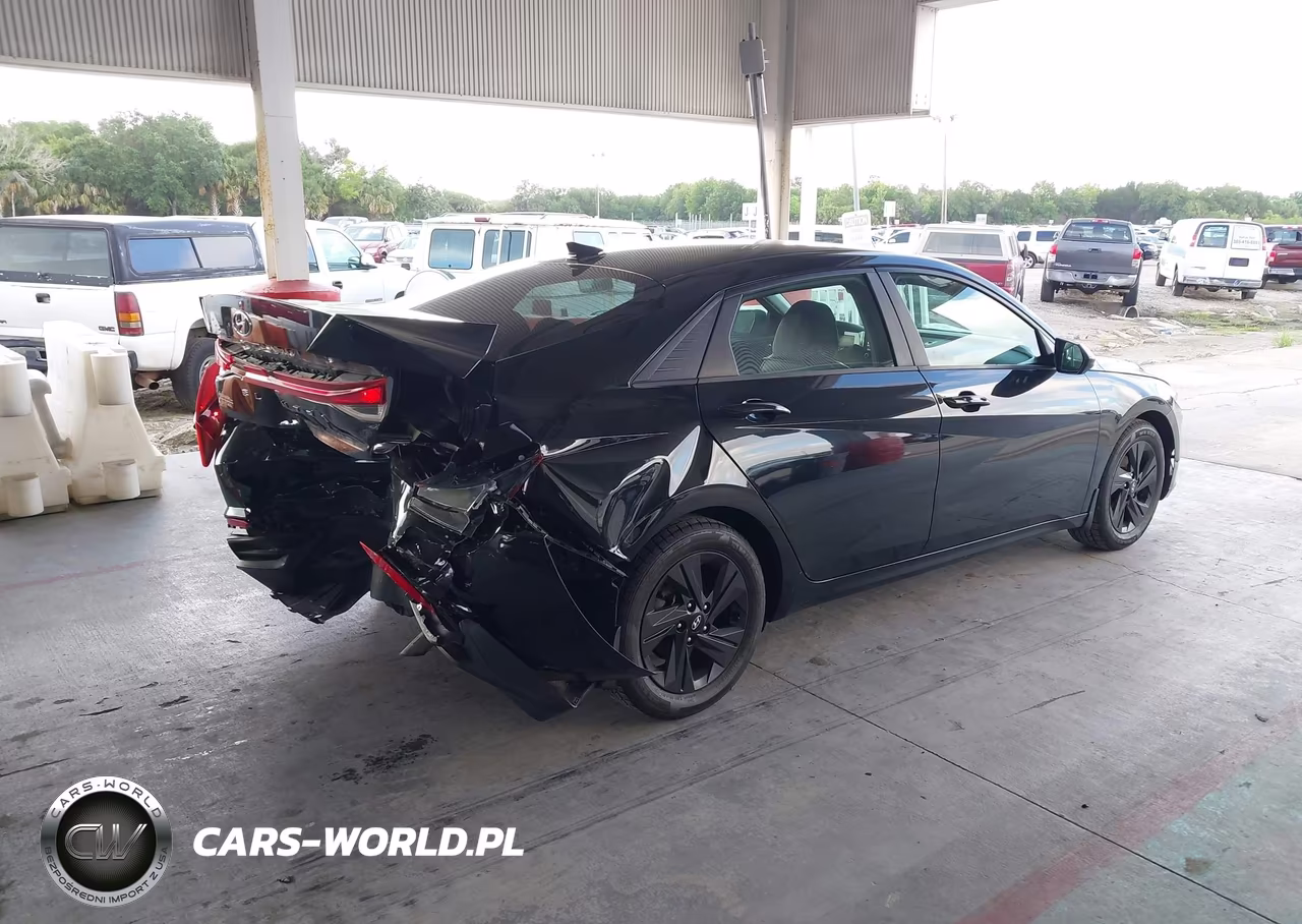 2022 Hyundai Elantra Sel VIN:5NPLS4AG0NH059392 - 4