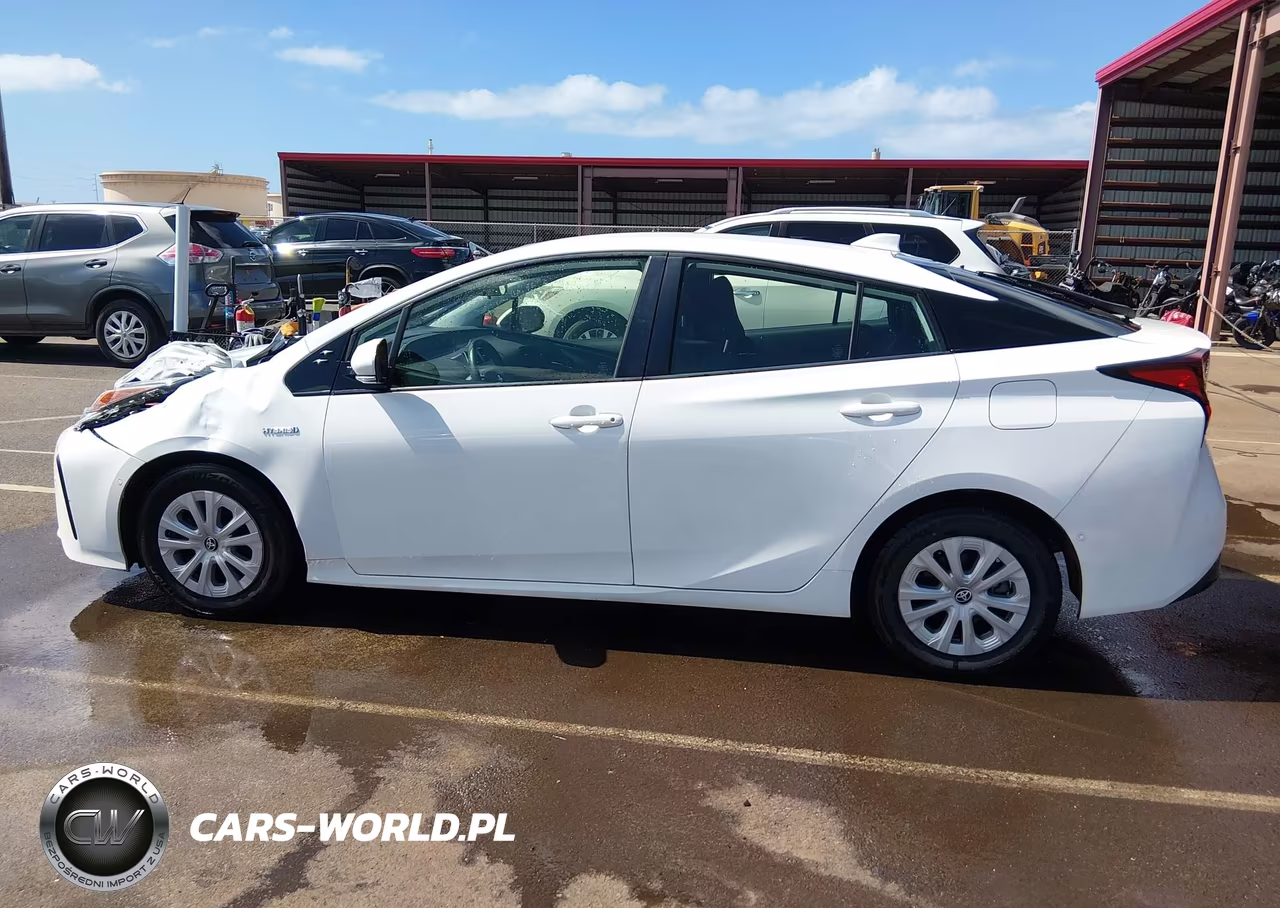 2020 Toyota Prius Le VIN:JTDKARFUXL3125272 - 14