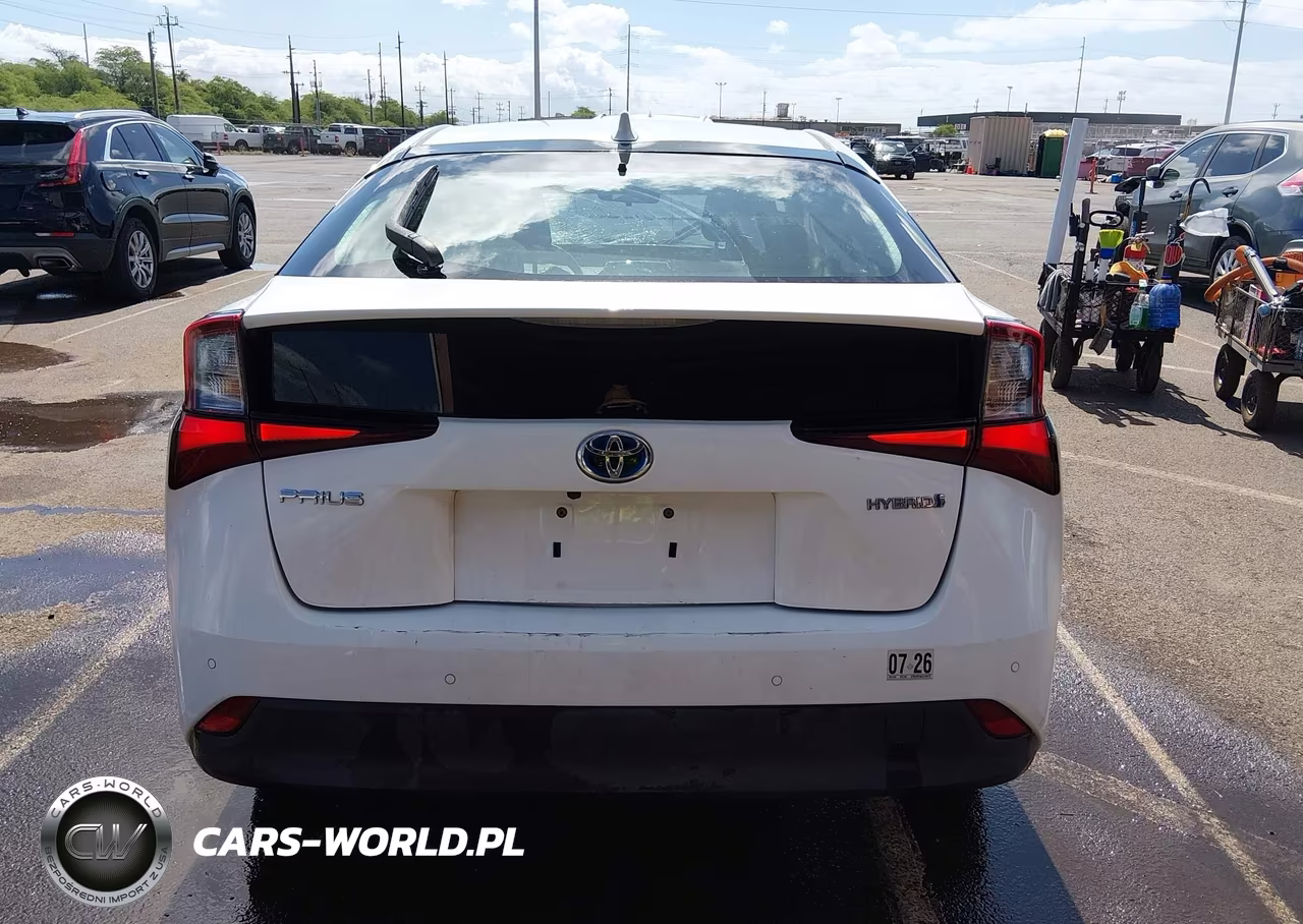 2020 Toyota Prius Le VIN:JTDKARFUXL3125272 - 16