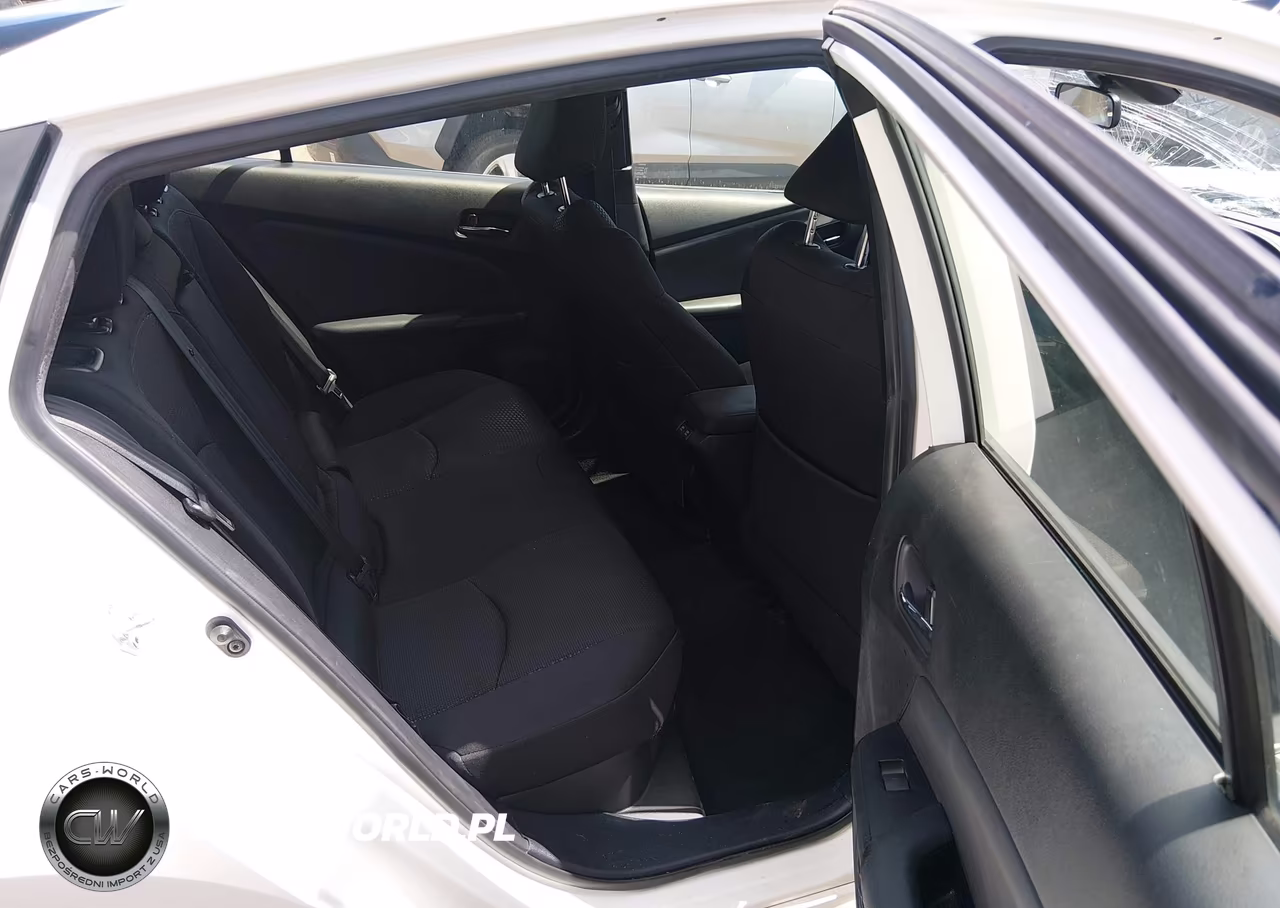 2020 Toyota Prius Le VIN:JTDKARFUXL3125272 - 8