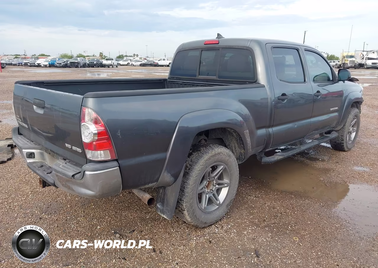 2014 Toyota Tacoma Base V6 VIN:3TMMU4FN6EM063205 - 4