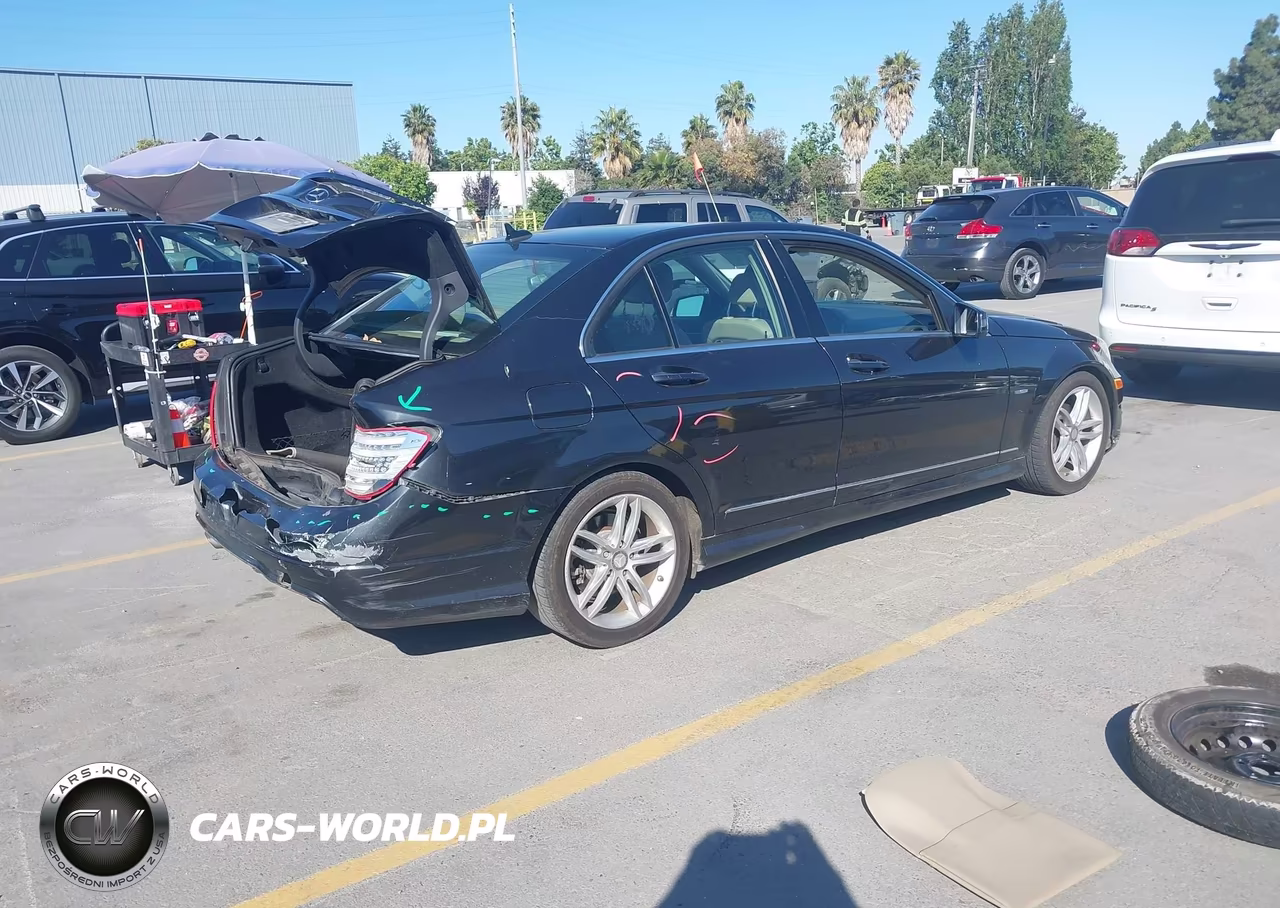 2012 Mercedes-Benz C 250 Sport VIN:WDDGF4HB4CA612765 - 4