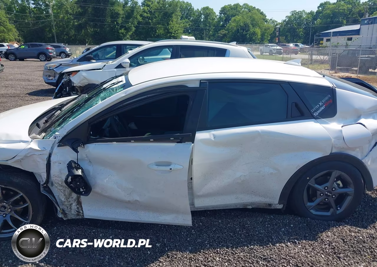 2025 Kia K4 Lxs VIN:3KPFT4DE0SE217069 - 14