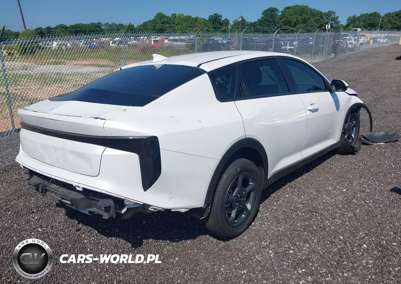 2025 Kia K4 Lxs VIN:3KPFT4DE0SE217069 - 4