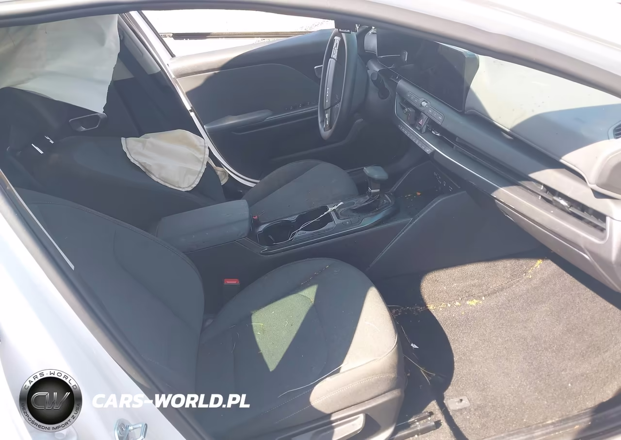 2025 Kia K4 Lxs VIN:3KPFT4DE0SE217069 - 5
