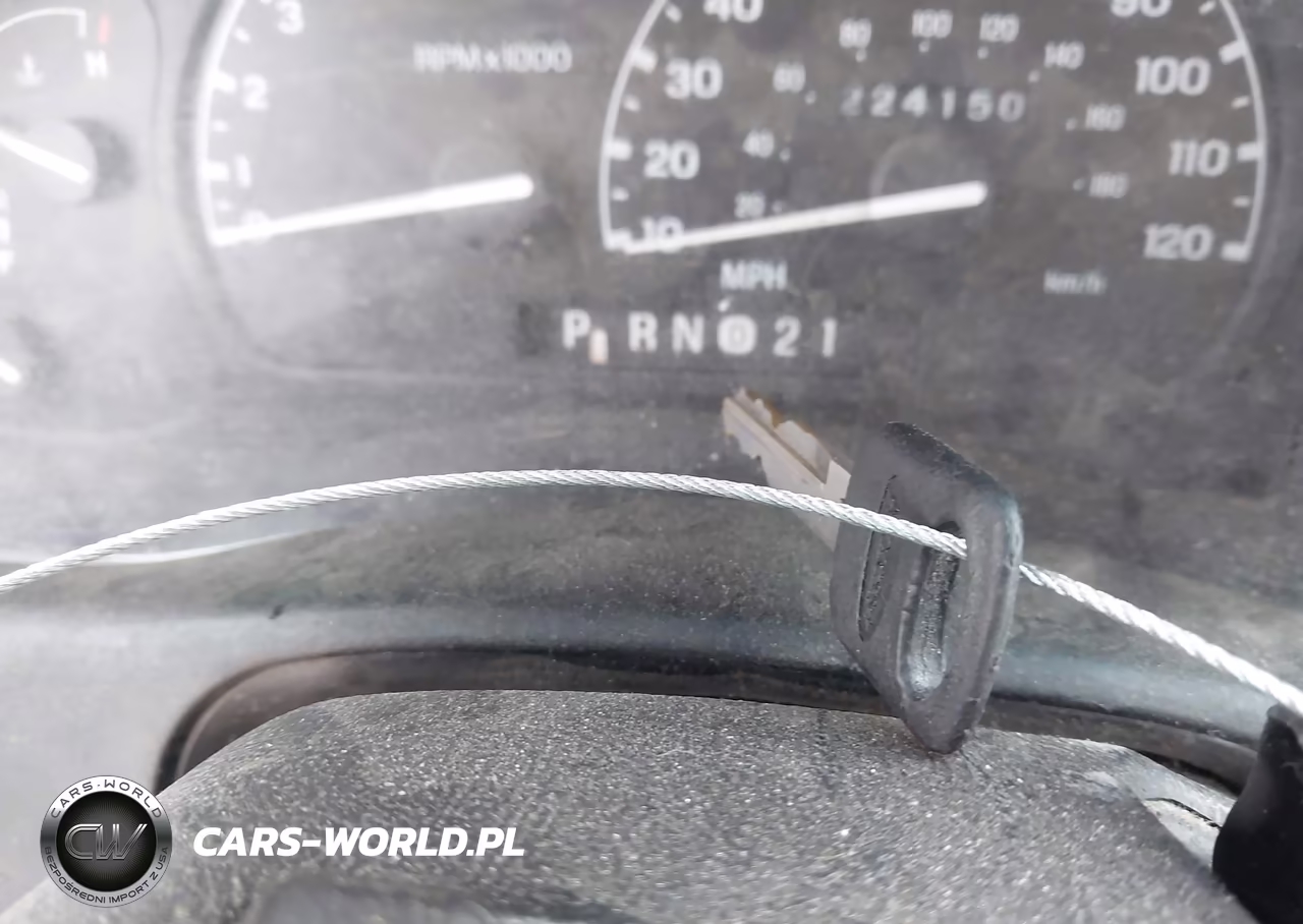 2000 Ford Explorer Xlt VIN:1FMZU83P0YUB81717 - 11