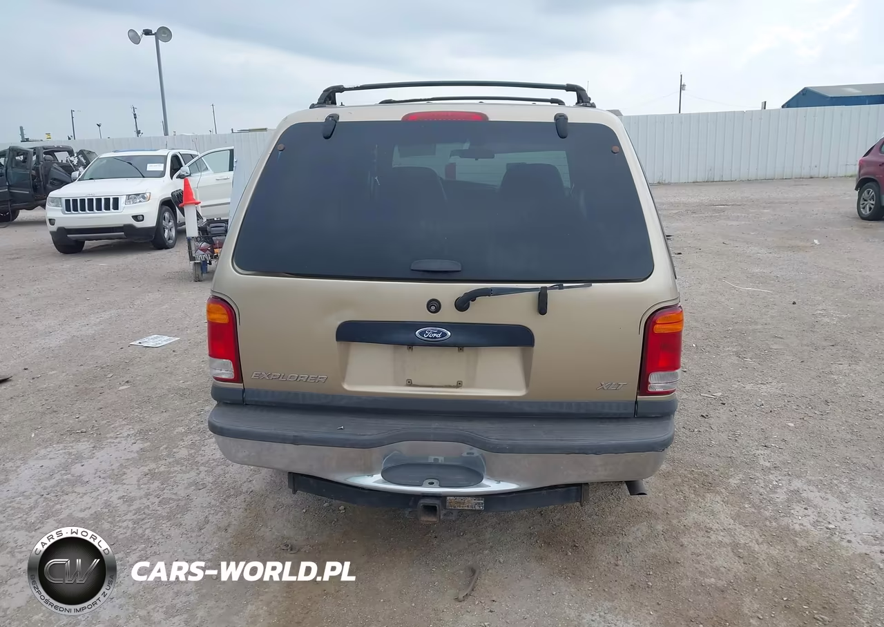 2000 Ford Explorer Xlt VIN:1FMZU83P0YUB81717 - 17