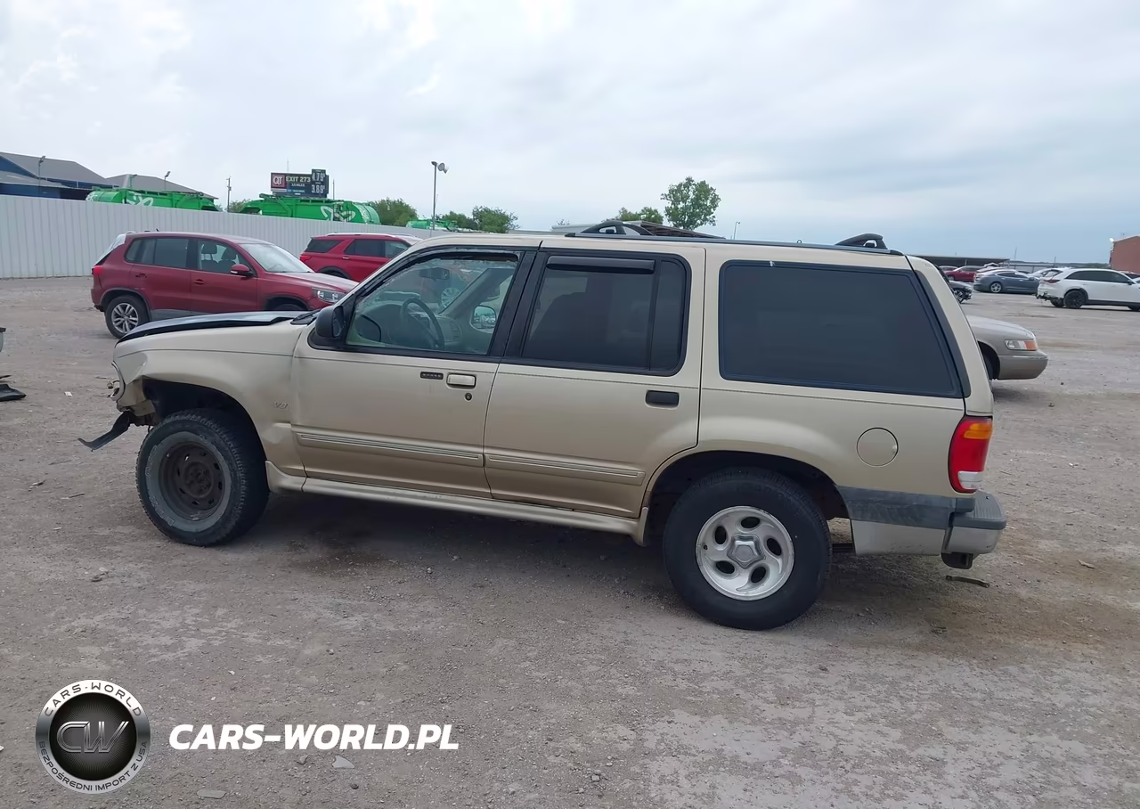 2000 Ford Explorer Xlt VIN:1FMZU83P0YUB81717 - 3